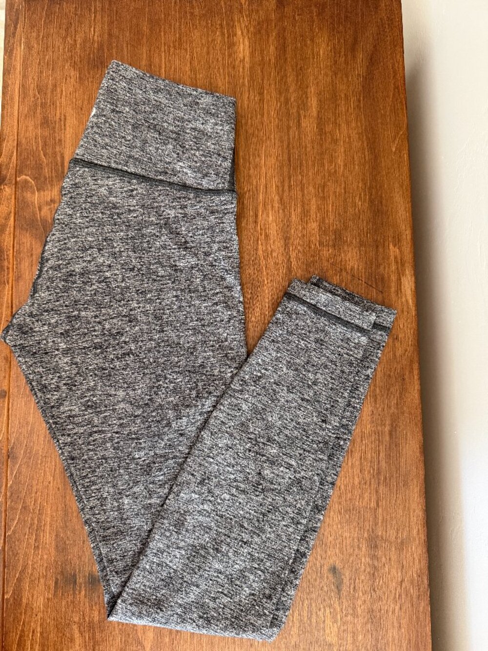 Lululemon Align High Rise leggings Full Length 28" inseam size 6 Black/White